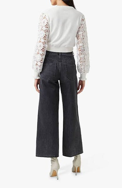 Cropped Wide Leg Jeans